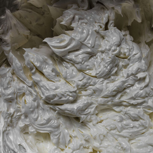 Swiss merengue Buttercream. SMBC. Crema de mantequilla de merengue. Receta de merengue suizo. Merengue.
