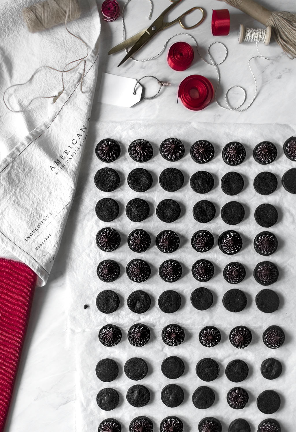 Chocolate "O" cookies. Galletas de chocolate. Ottolhengi chocolate cookies. Sweet. Libro "Dulce" de Ottolenghi