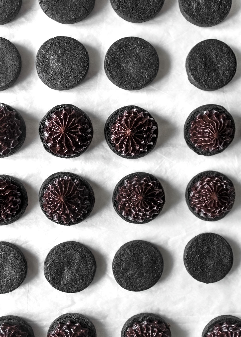 Chocolate "O" cookies. Galletas de chocolate. Ottolhengi chocolate cookies. Sweet. Libro "Dulce" de Ottolenghi