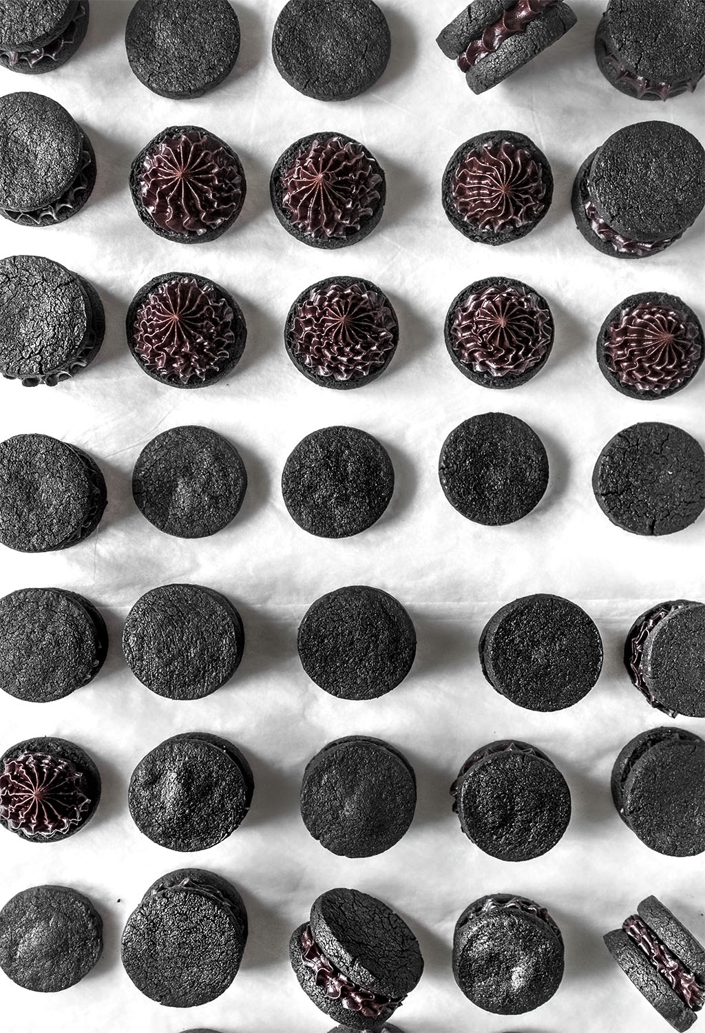 Chocolate "O" cookies. Galletas de chocolate. Ottolhengi chocolate cookies. Sweet. Libro "Dulce" de Ottolenghi