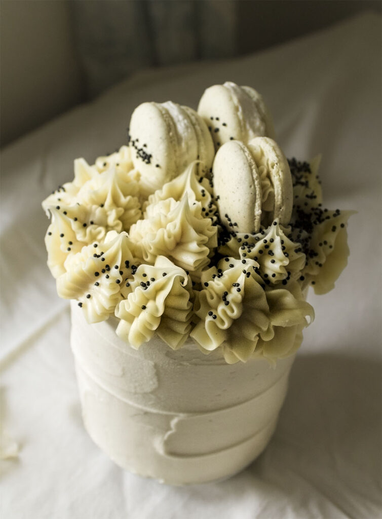 Swiss merengue Buttercream. SMBC. Crema de mantequilla de merengue. Receta de merengue suizo. Merengue.